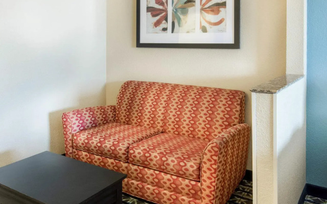 Comfort Suites Monroe