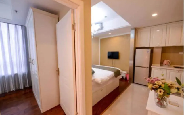 Dalian Yijia Apartment Sanba Square