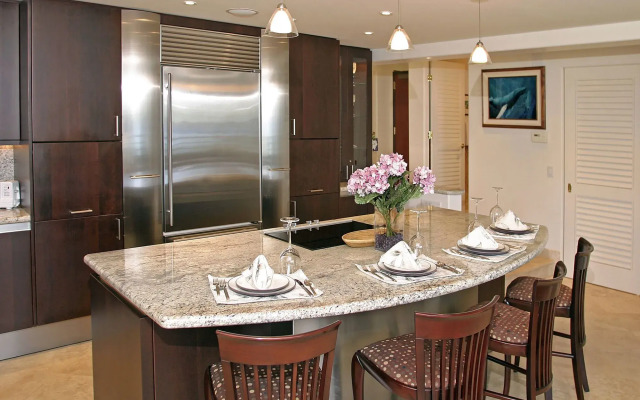 Polo Beach Club Vacation Rentals - APlus Resorts