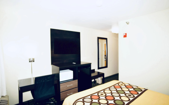 Super 8 by Wyndham Crossville TN