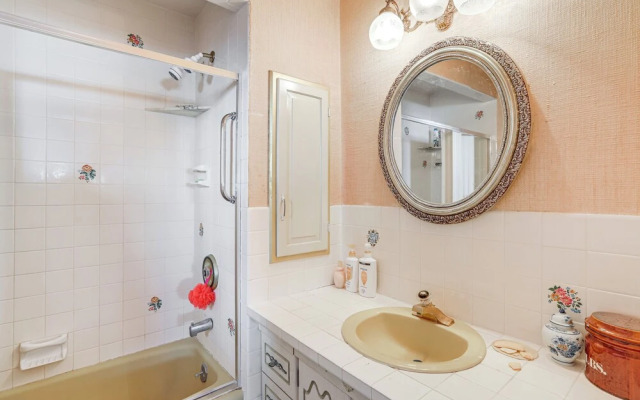 Beachfront Home ~ 7 Mi to Cape May!