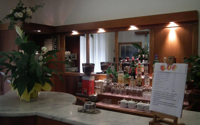 Hotel EUR