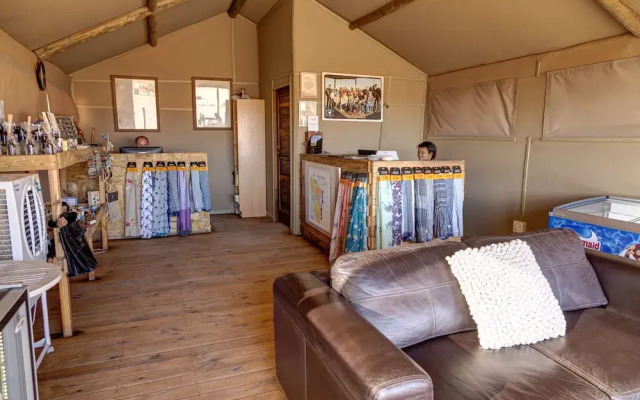 Kanaan N/a'an ku sê Desert Retreat