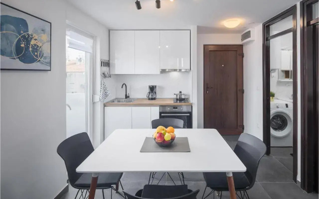 Two-Bedroom Apartment in Cervar Porat
