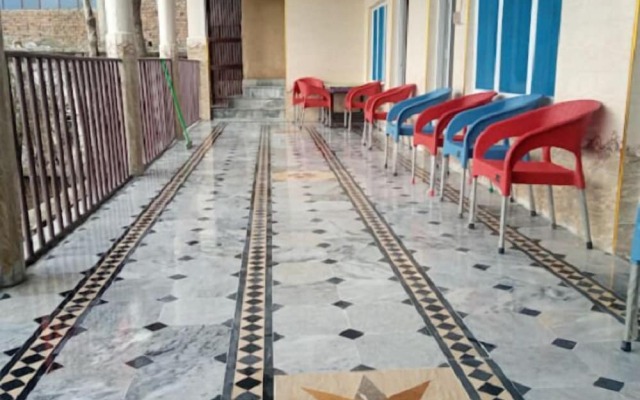 Three Star Hotel