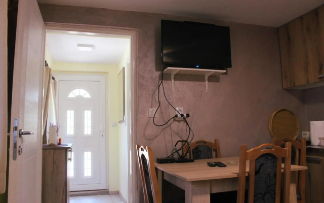 Vikendica Zvezda Danica, Tara