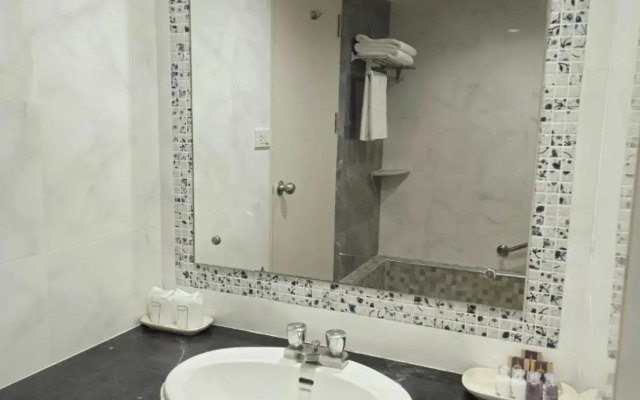Hua Hin Grand Hotel And Plaza