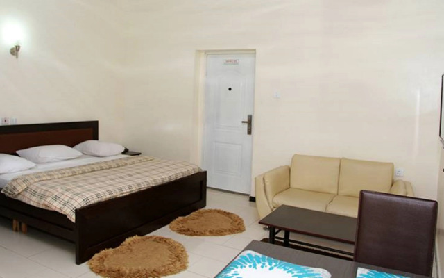 De Castle Luxury Home