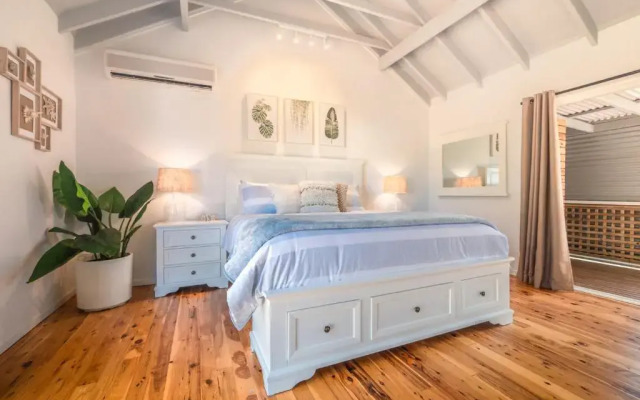 Hume Street 22, Golden Beach