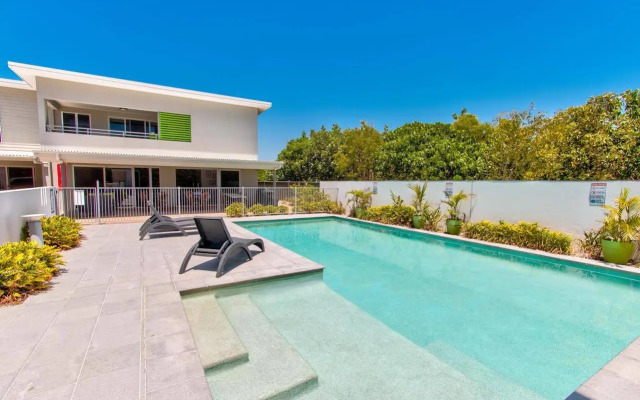 Mackay Oceanside Central Hotel