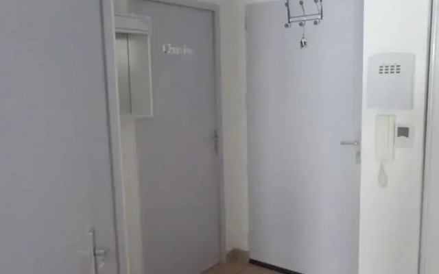 Apartment With 2 Bedrooms in Villeneuve-lès-avignon, With Pool Access,