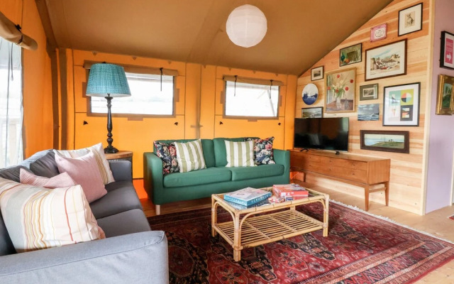 Mad Molly Lodge