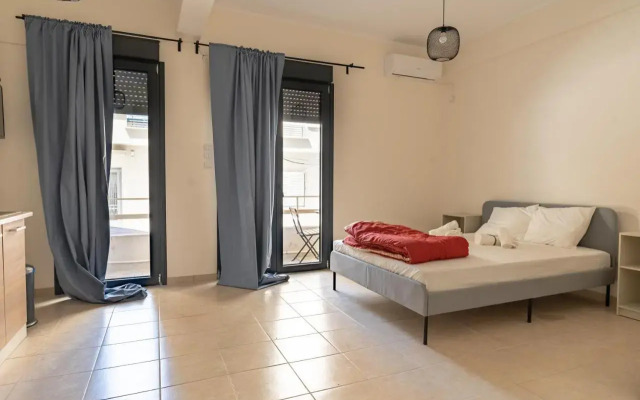 Ag. Ioannis metro station studio 1 bed 2 pers