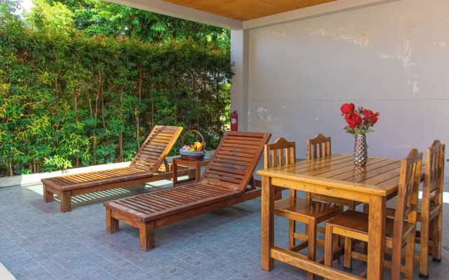 Alhambra Pool Villas & Pool Access Rooms