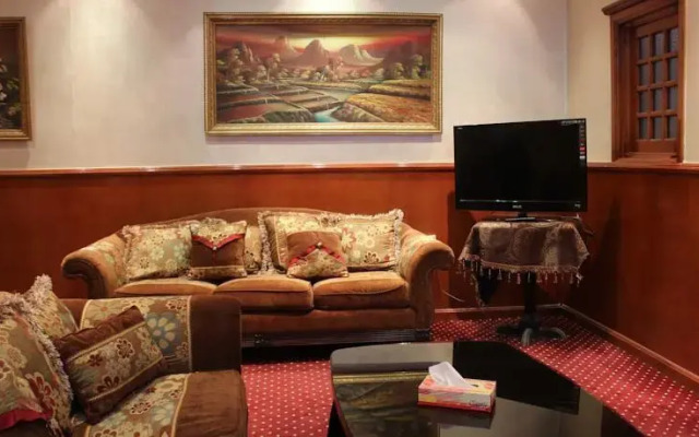 Royal Hotel Suites