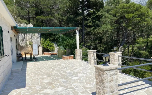Holiday Home Nugal Makarska 2+2