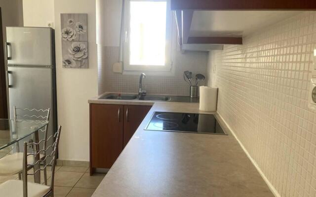 Impeccable Apt Sleeps 5 in Heraklion