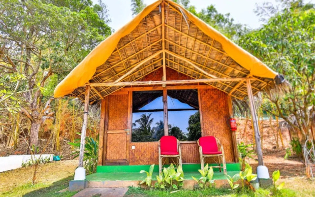 Vartys - The Hillside Huts