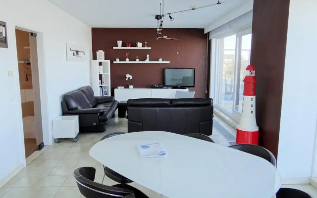 Seaside Serenity Apartment