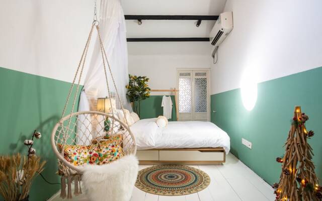 Shanghai Art Inn Vermeer