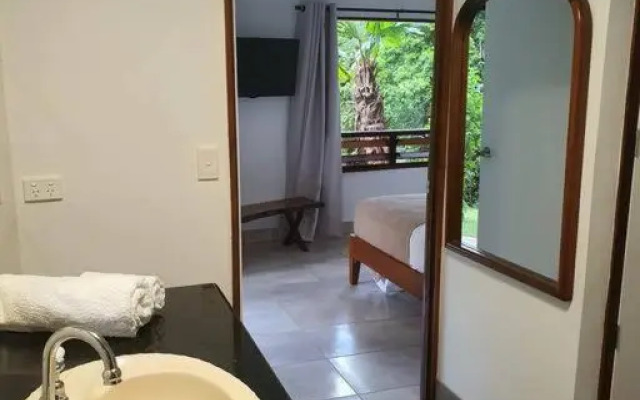 Daintree Holiday Homes - Treeverb Beach House