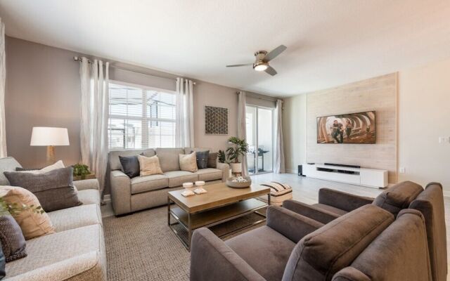 Champions Gate -luxurious 5 Bedroom! Townhouse