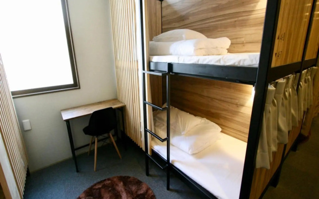 Namba Guesthouse HIVE - Hostel
