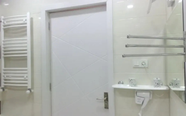 Hotel Lilo near Airport