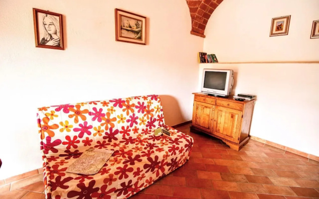 Vintage Farmhouse with Pool in Asciano