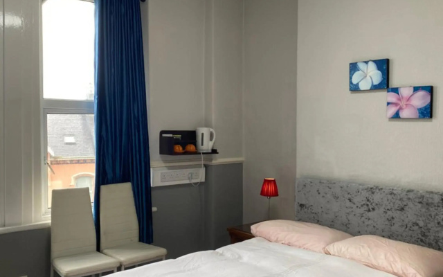 Adelphi Hotel