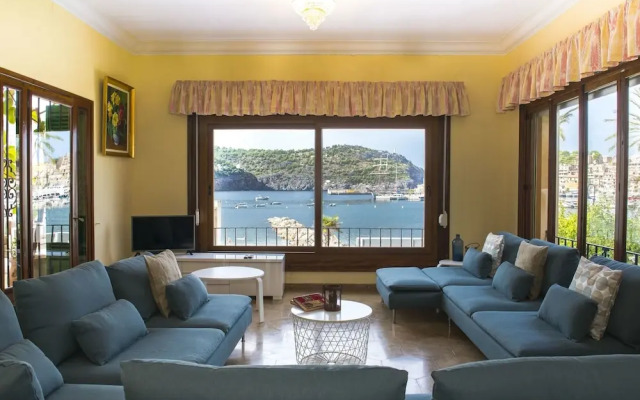 Villa de lujo en la playa. La Caleta.