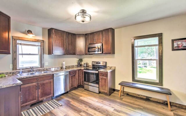 Appleton Abode Near Lake Winnebago & Downtown