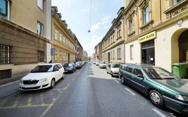 Block Apartment Upper Town