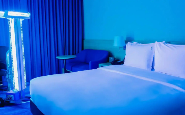 Holiday Inn Express Bangkok Soi Soonvijai by IHG