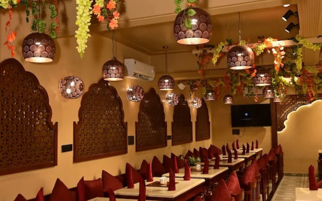 Honeyveils Palace