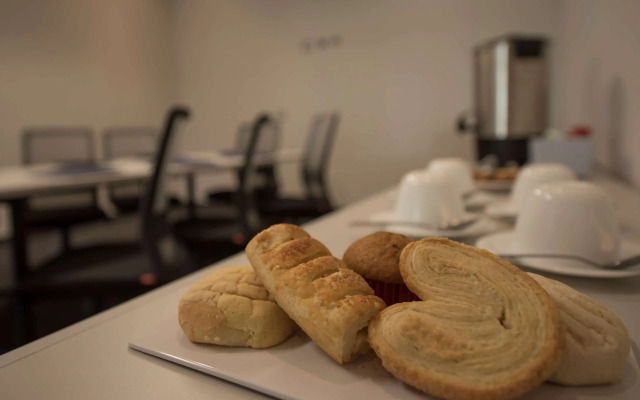 Microtel Inn &amp; Suites by Wyndham San Luis Potosi
