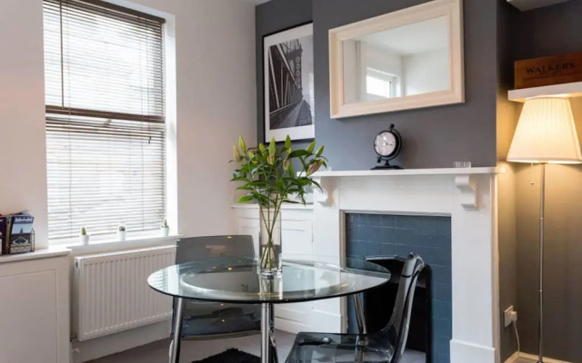 Ashton House, Luton - inhabit short stays
