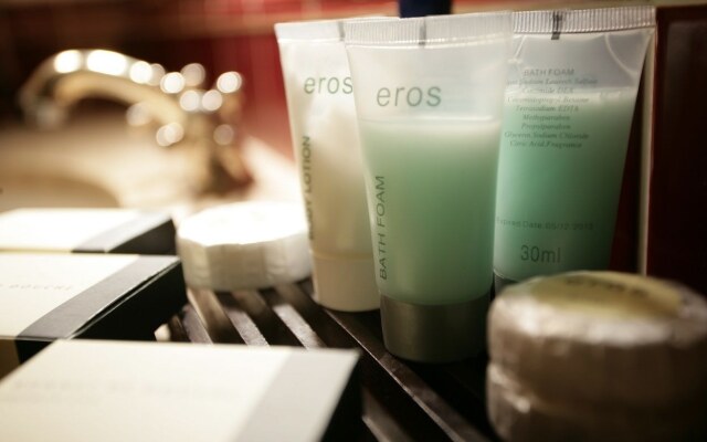 Отель Luxe Avenue