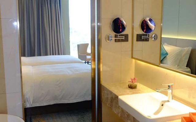 Yinhu Junyi Hotel（Wildlife Park）