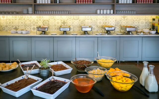 Trypiti Hotel and Suites