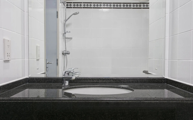 Leonardo Hotel East Midlands Airport