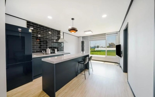 Goseong Hayanpado Pension