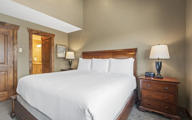 Snow Flower 123 3 Bedroom Condo