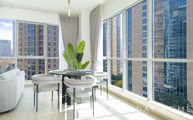 LUX  The Stunning Fountain View Suite