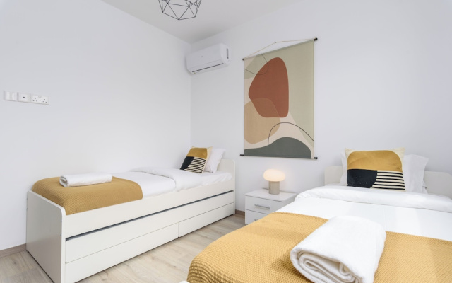 Mirage 2-BR Apt. & Balcony in Larnaca