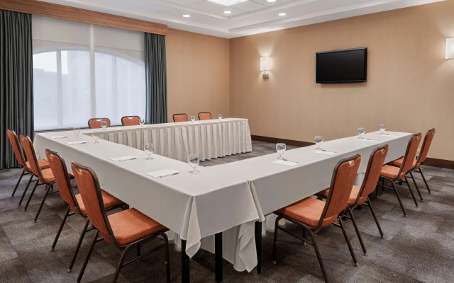 Hilton Garden Inn Minneapolis Downtown