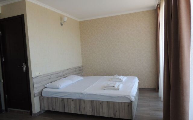 Hotel Batomi