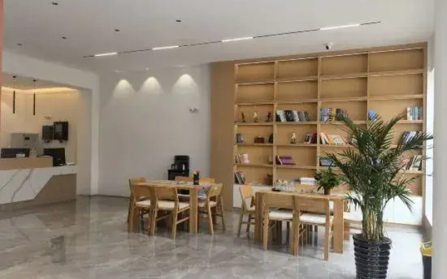 Jianchuan Apeng Holiday Hotel