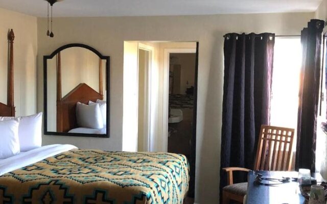 Apache Lodge