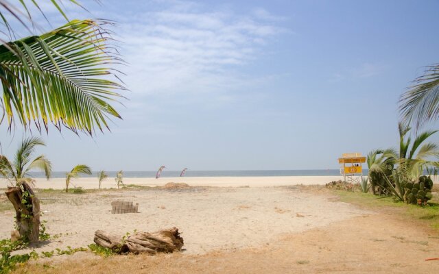 Alebrijes Surf House - Adults Only